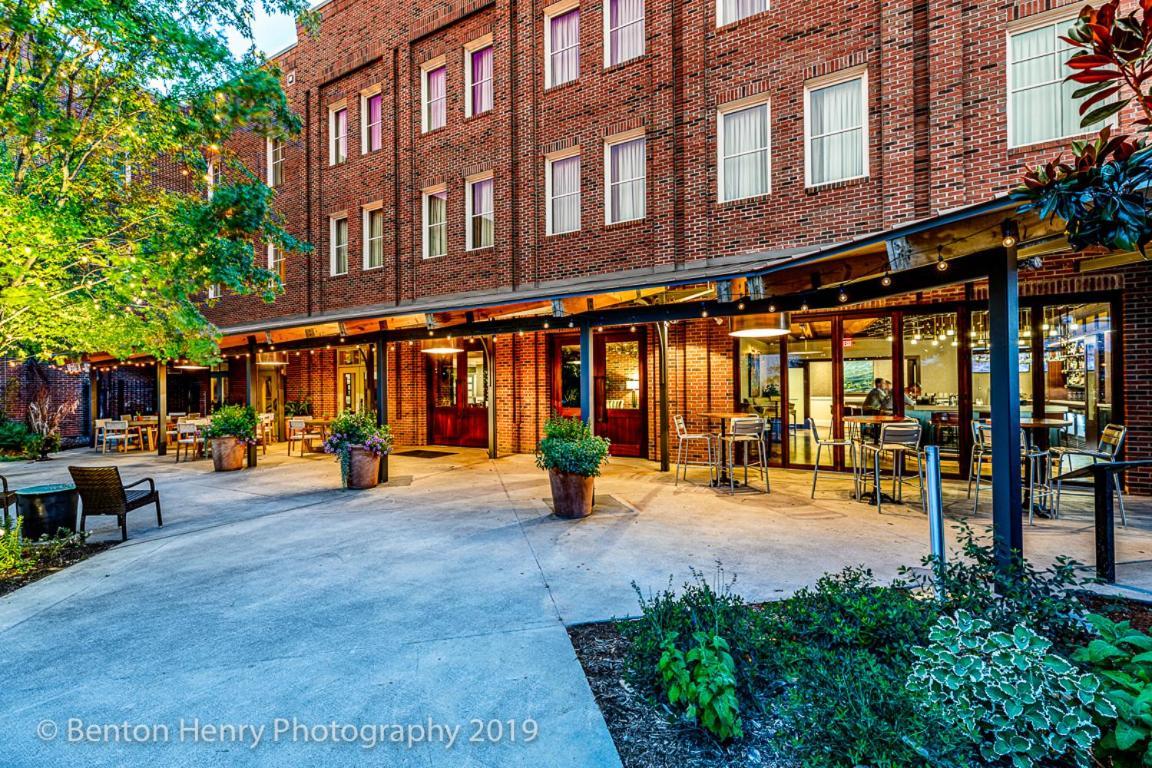 The Inn At The Crossroads Lake City Exteriör bild